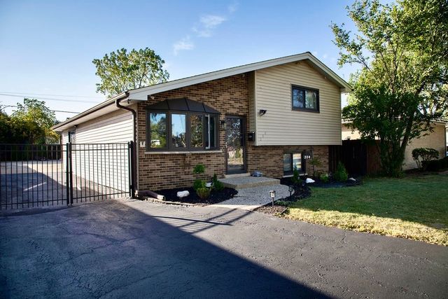 204 S Iowa Avenue, Addison, IL 60101