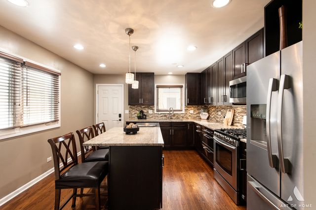 204 S Iowa Avenue, Addison, IL 60101