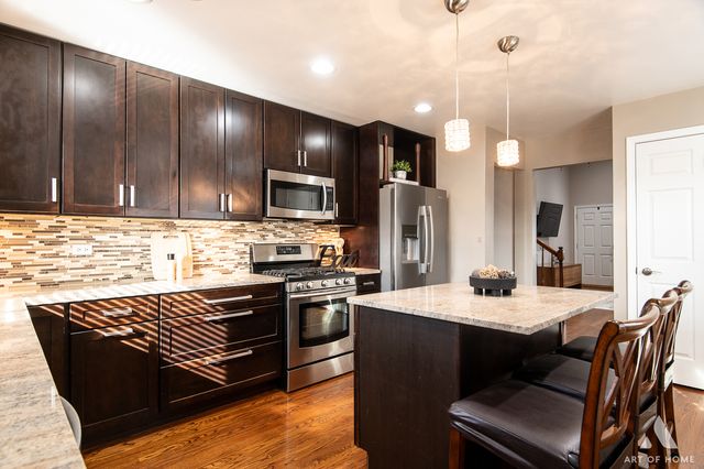 204 S Iowa Avenue, Addison, IL 60101