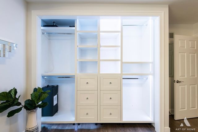 204 S Iowa Avenue, Addison, IL 60101