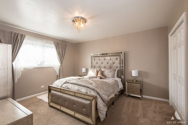 204 S Iowa Avenue, Addison, IL 60101