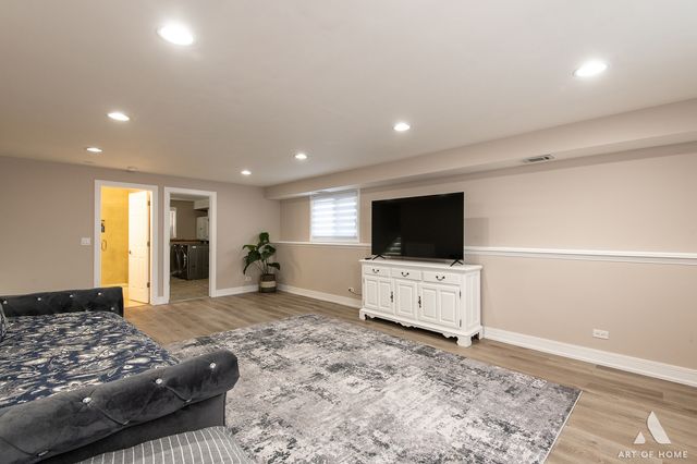 204 S Iowa Avenue, Addison, IL 60101