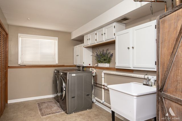 204 S Iowa Avenue, Addison, IL 60101