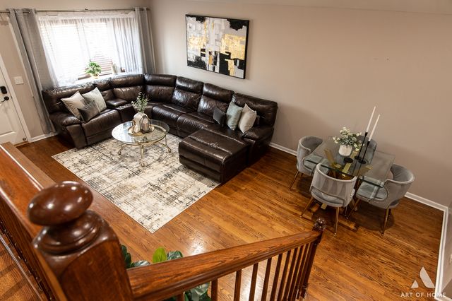 204 S Iowa Avenue, Addison, IL 60101