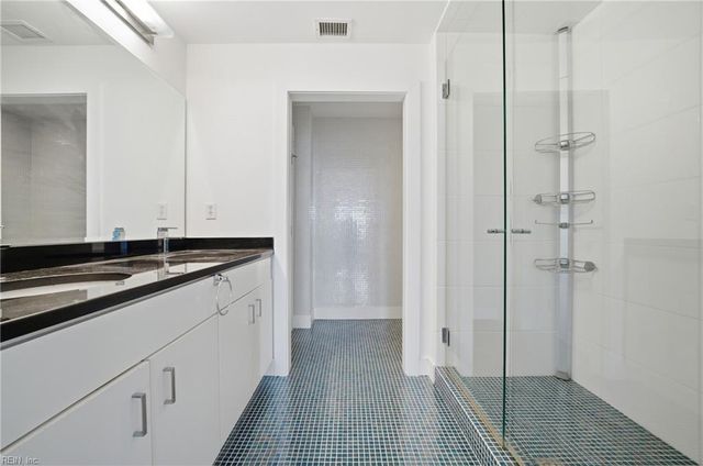 123 College Pl Unit 905, Norfolk, VA 23510