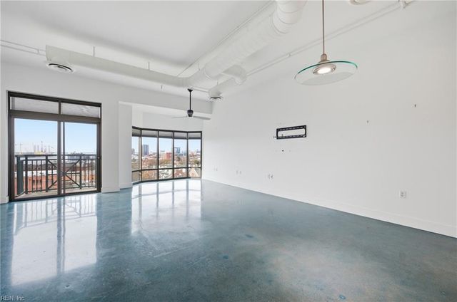 123 College Pl Unit 905, Norfolk, VA 23510