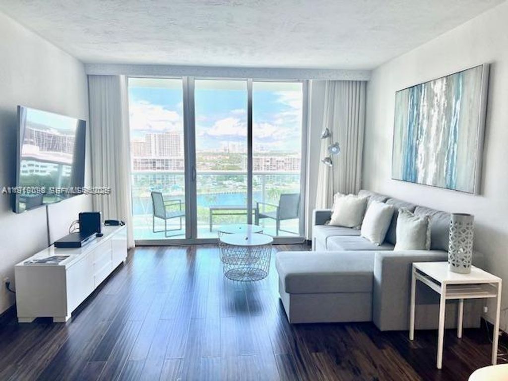 3801 S Ocean Drive 15P, Hollywood, FL 33019