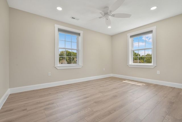 10 Thirteenth St, Wareham, MA 02538