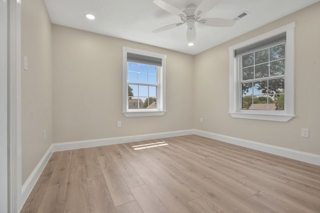10 Thirteenth St, Wareham, MA 02538
