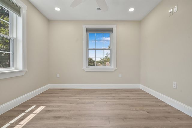 10 Thirteenth St, Wareham, MA 02538