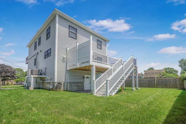 10 Thirteenth St, Wareham, MA 02538