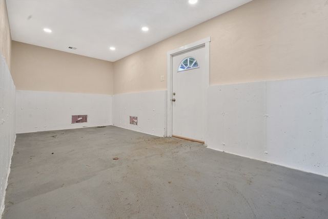 10 Thirteenth St, Wareham, MA 02538