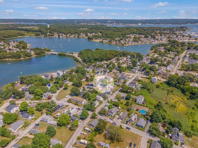 10 Thirteenth St, Wareham, MA 02538