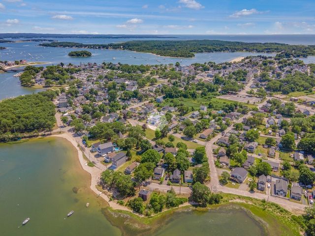 10 Thirteenth St, Wareham, MA 02538