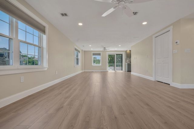 10 Thirteenth St, Wareham, MA 02538