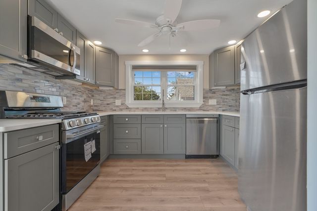 10 Thirteenth St, Wareham, MA 02538