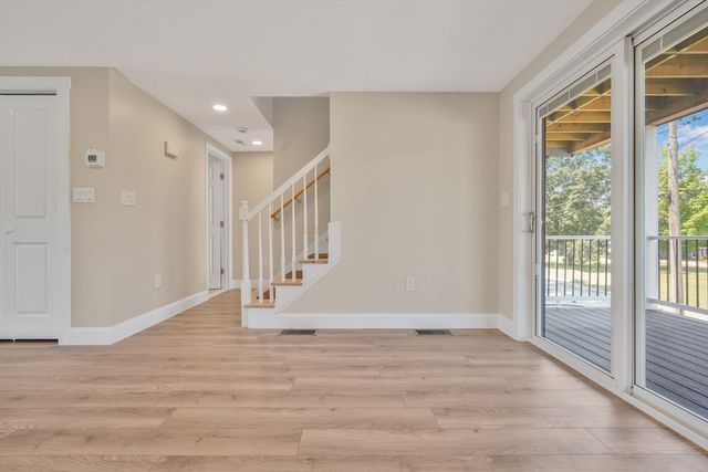 10 Thirteenth St, Wareham, MA 02538