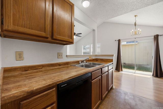 7527 Alverstone, San Antonio, TX 78250