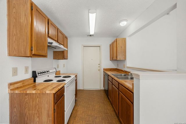 7527 Alverstone, San Antonio, TX 78250