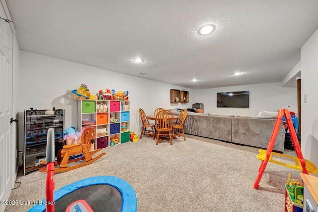 2609 Harmony Rd, Louisville, KY 40299