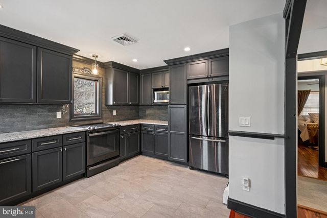 27 SCHOOL LN, Cherry Hill, NJ 08002