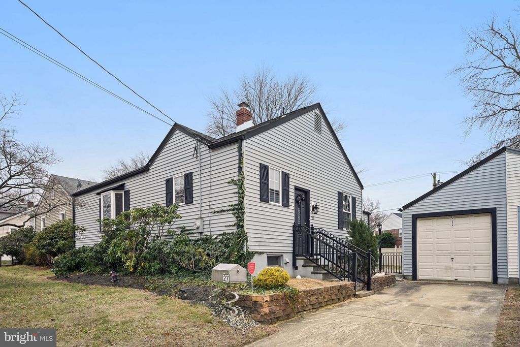 27 SCHOOL LN, Cherry Hill, NJ 08002