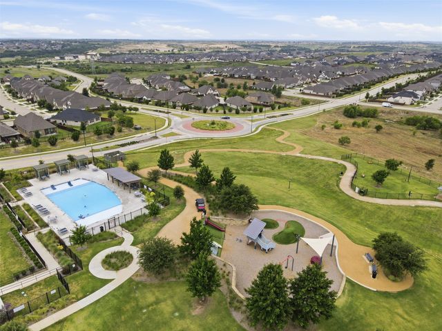 10322 Trail Ridge Drive, Fort Worth, TX 76126