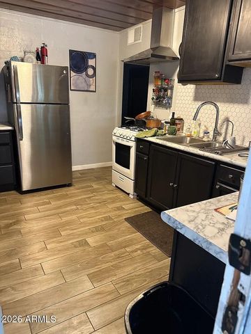8838 N 2ND Street, Phoenix, AZ 85020