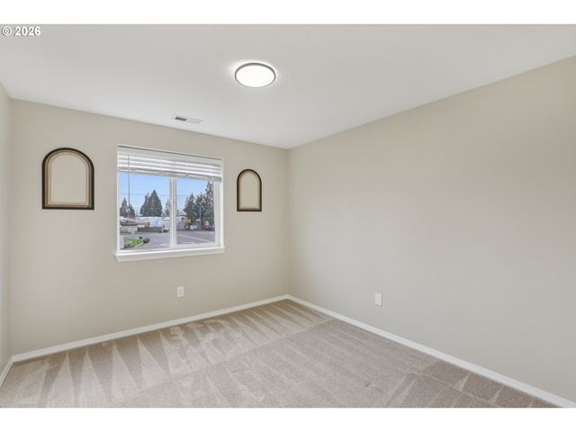 2488 Sw TAYLOR Dr, Mc Minnville, OR 97128