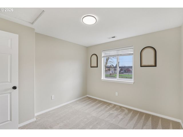 2488 Sw TAYLOR Dr, Mc Minnville, OR 97128