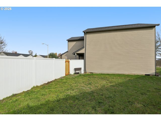 2488 Sw TAYLOR Dr, Mc Minnville, OR 97128