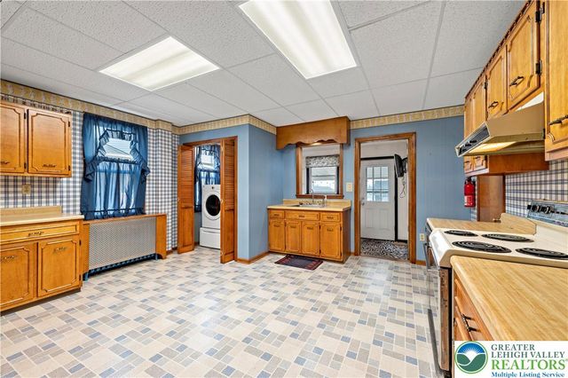 322 Belvidere Street, Nazareth Boro, PA 18064