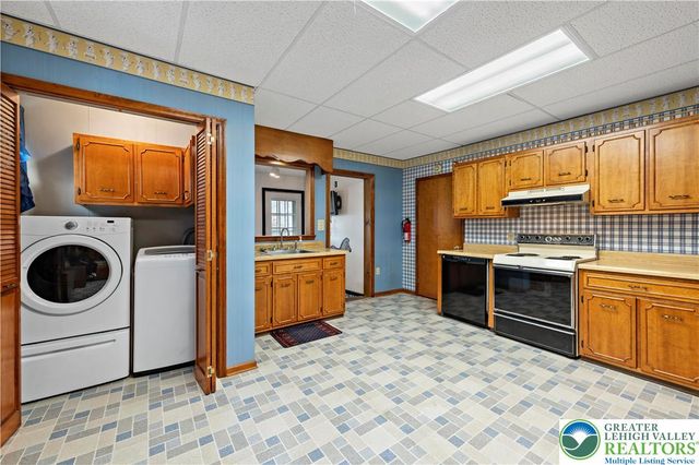 322 Belvidere Street, Nazareth Boro, PA 18064