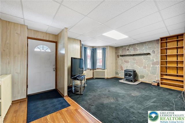 322 Belvidere Street, Nazareth Boro, PA 18064