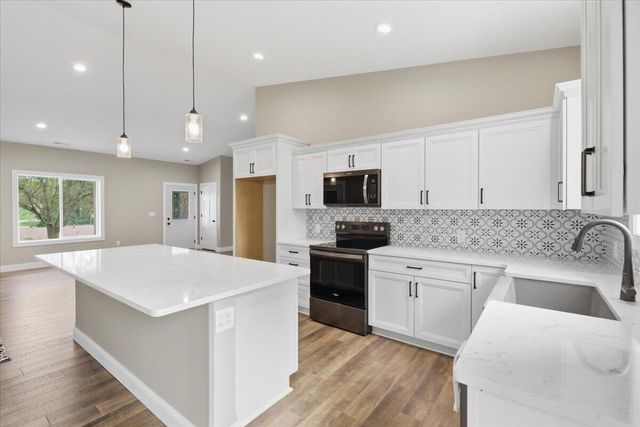 218 BRENT Lane, Council Bluffs, IA 51503