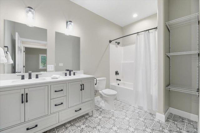 218 BRENT Lane, Council Bluffs, IA 51503