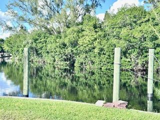 5529 Sir Walter WAY, North Fort Myers, FL 33917