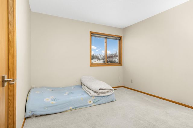 3007 Thunder Bay Road, Little Canada, MN 55117