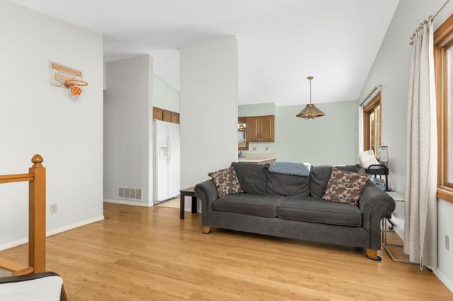 3007 Thunder Bay Road, Little Canada, MN 55117