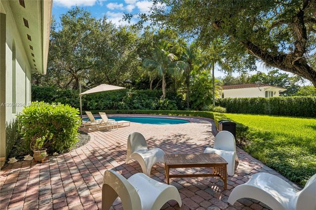 9504 SW 89th Place, Miami, FL 33176