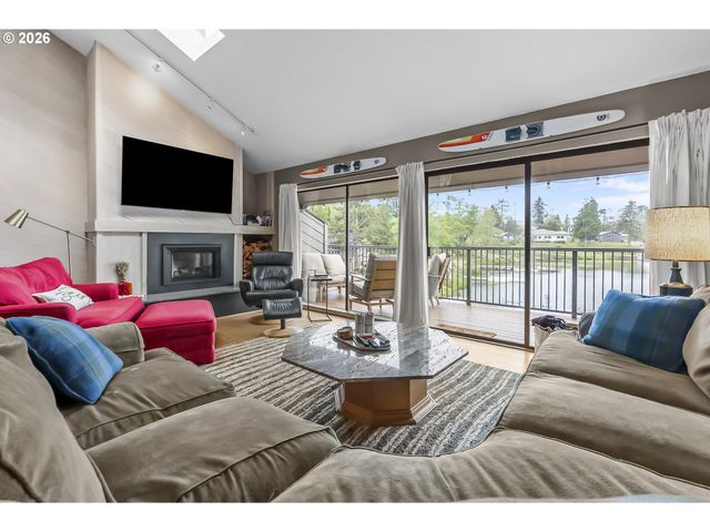 3500 Ne WEST DEVILS LAKE Rd 15, Lincoln City, OR 97367
