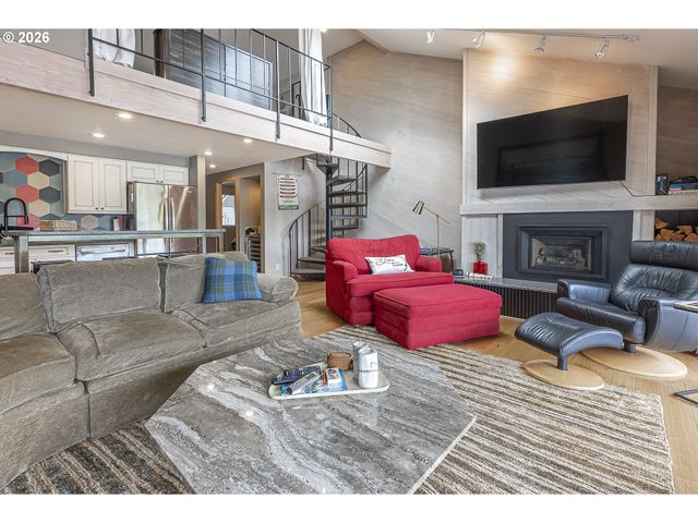 3500 Ne WEST DEVILS LAKE Rd 15, Lincoln City, OR 97367