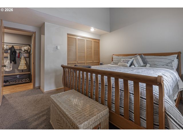 3500 Ne WEST DEVILS LAKE Rd 15, Lincoln City, OR 97367
