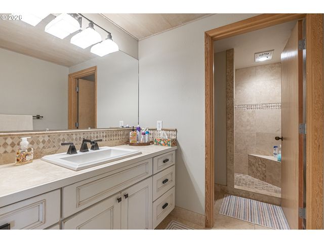 3500 Ne WEST DEVILS LAKE Rd 15, Lincoln City, OR 97367