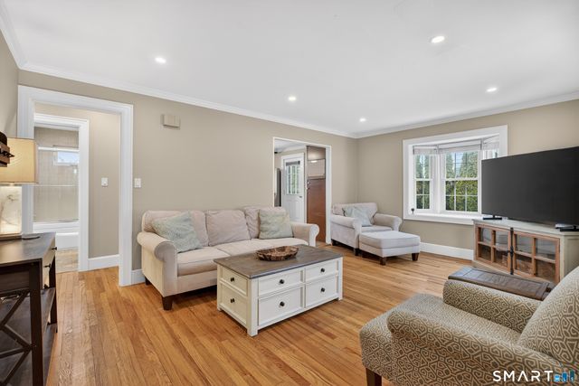 10 Hammer Place, Branford, CT 06405