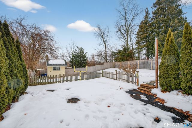 10 Hammer Place, Branford, CT 06405