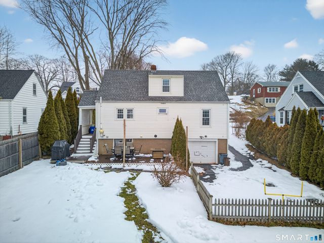 10 Hammer Place, Branford, CT 06405