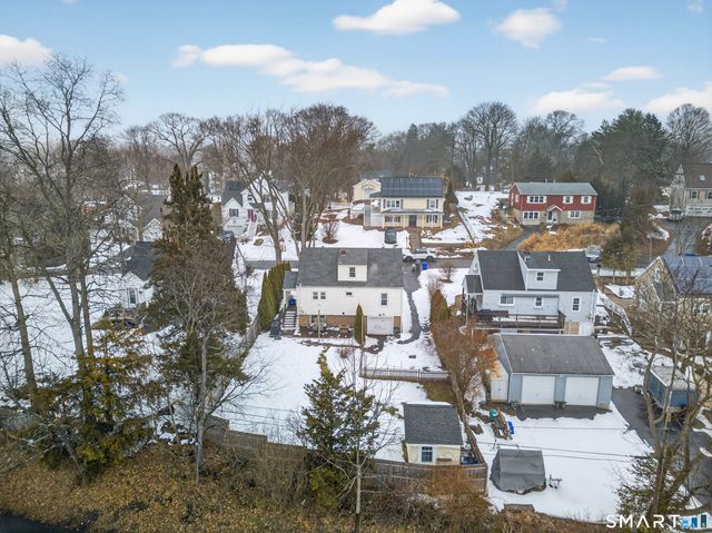 10 Hammer Place, Branford, CT 06405