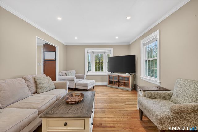 10 Hammer Place, Branford, CT 06405