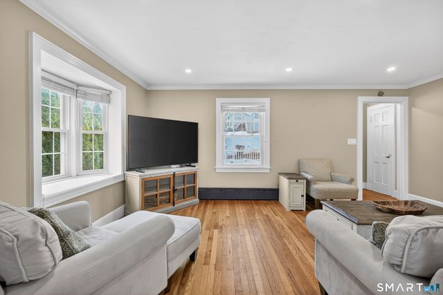 10 Hammer Place, Branford, CT 06405